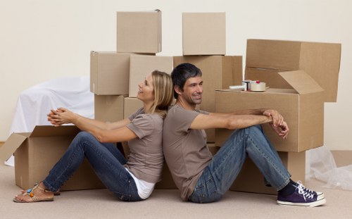 Local packing services in Hornsey helping prepare a home for moving day